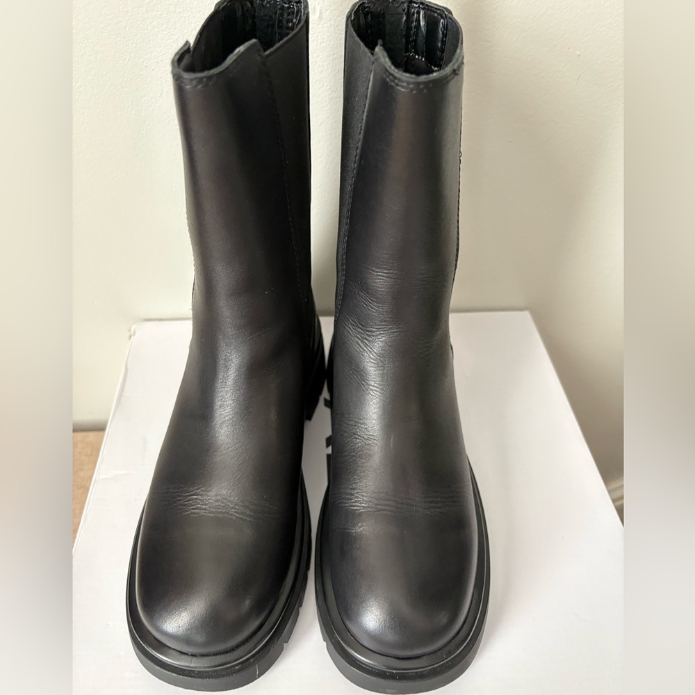 Women Aldo Black Boots - Used